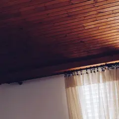 Comment isoler plafond efficacement pour un confort optimal chez soi