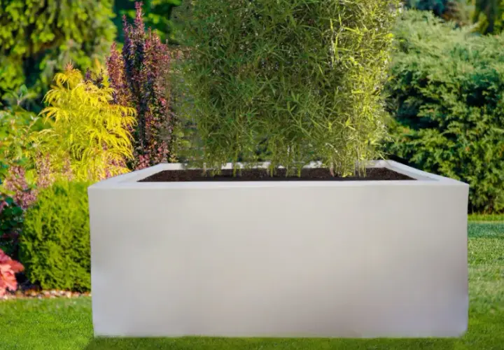Bacs à fleurs en béton préfabriqué : styles variés pour tous les espaces